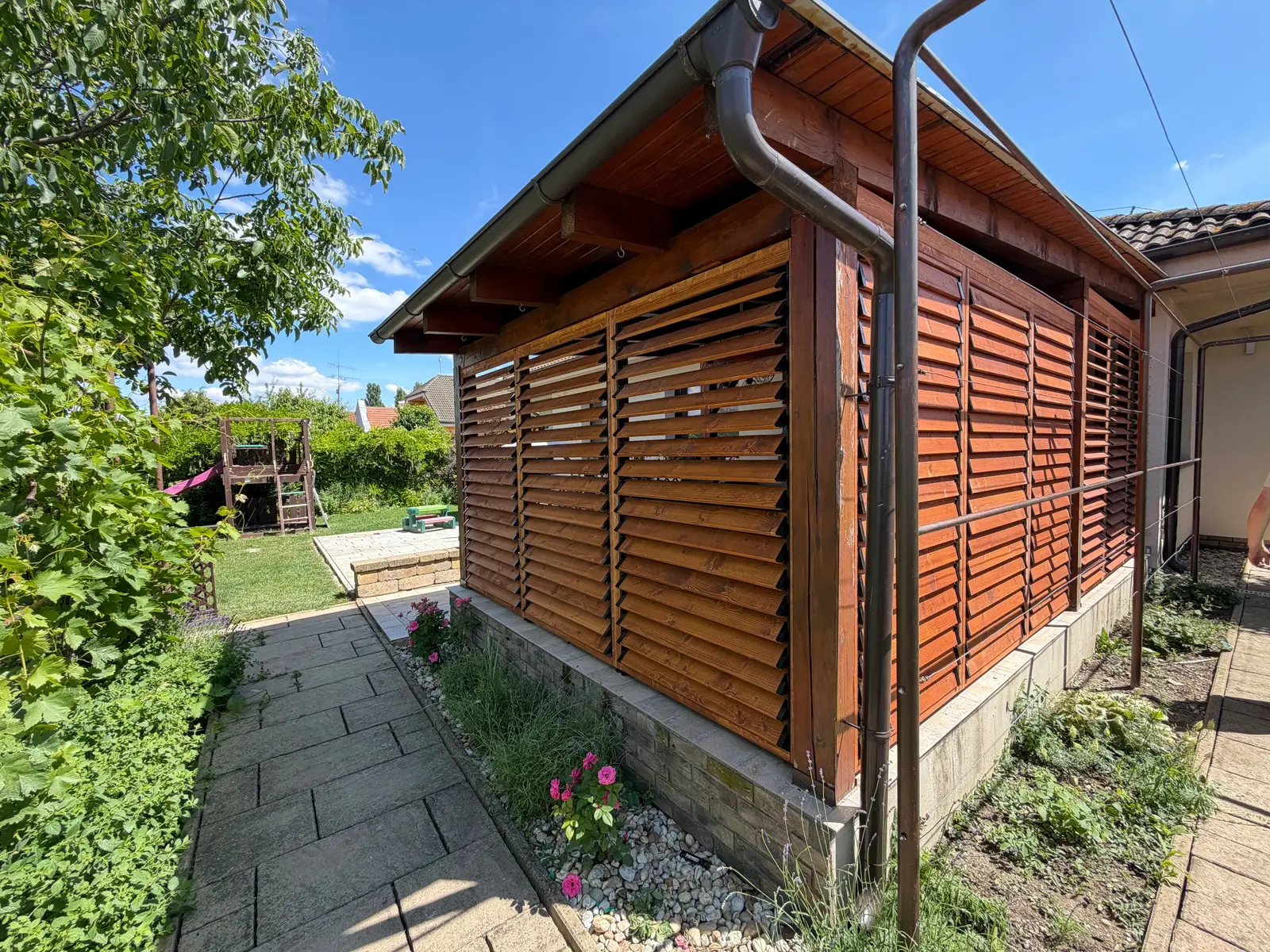Dřevěné slunolamy – realizace Flowgarden, fotka 24 z 101