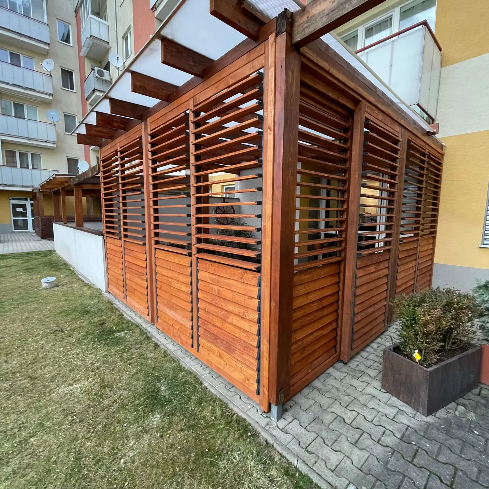 Dřevěné slunolamy – realizace Flowgarden, fotka 53 z 101
