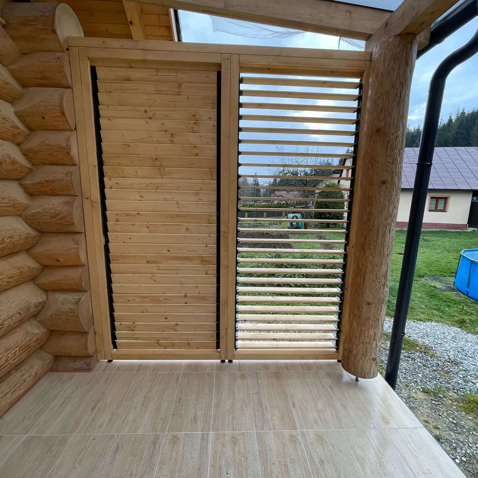 Dřevěné slunolamy – realizace Flowgarden, fotka 83 z 101