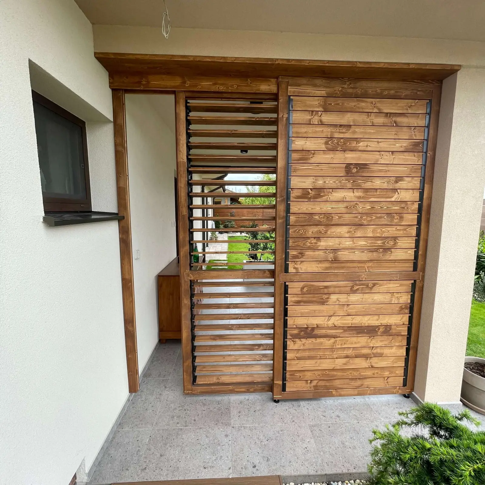 Dřevěné slunolamy – realizace Flowgarden, fotka 88 z 101