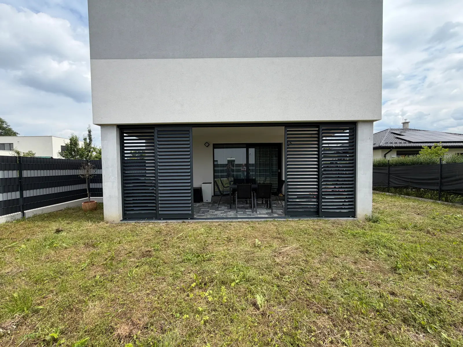 Hliníkové slunolamy – realizace Flowgarden, fotka 33 z 41