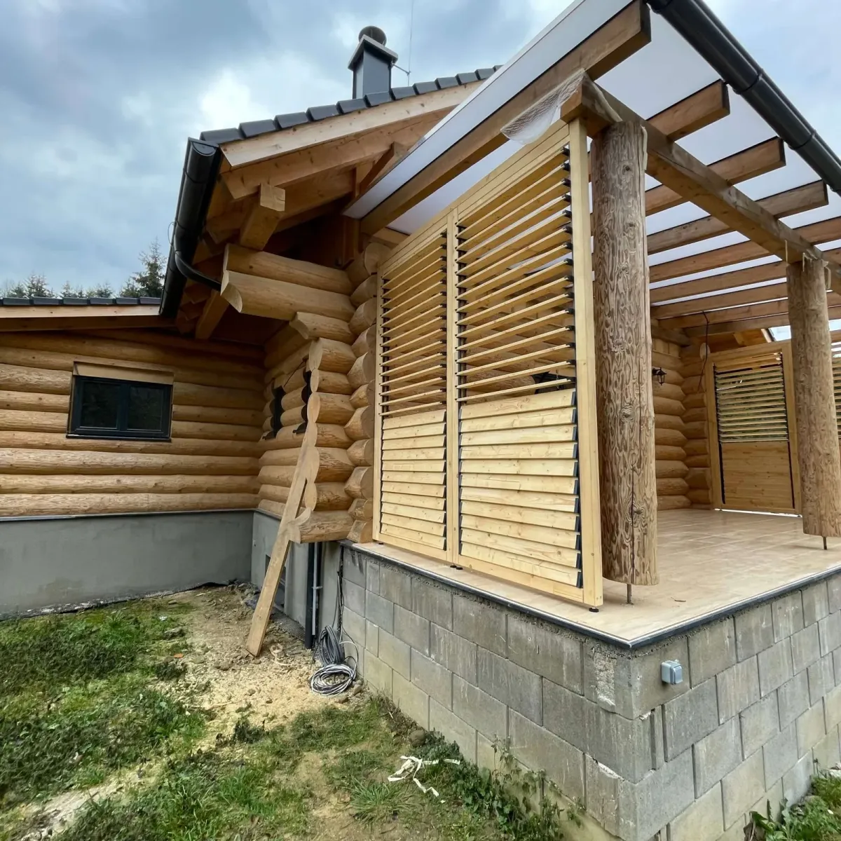 Venkovní stínění – realizace Flowgarden